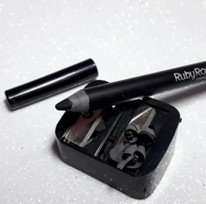 Lápis Delineador Carbon Black HB050 À prova d’agua – Ruby Rose